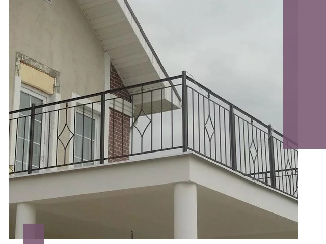 Изготовление балконных ограждений в Калининграде из металла и стекла