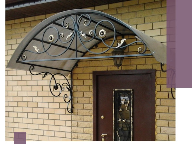 Изготовление козырьков из металла под ключ в Калининграде