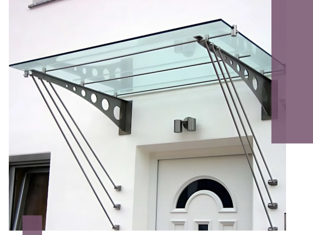 Козырьки над входом под ключ в Калининграде — изготовление и монтаж