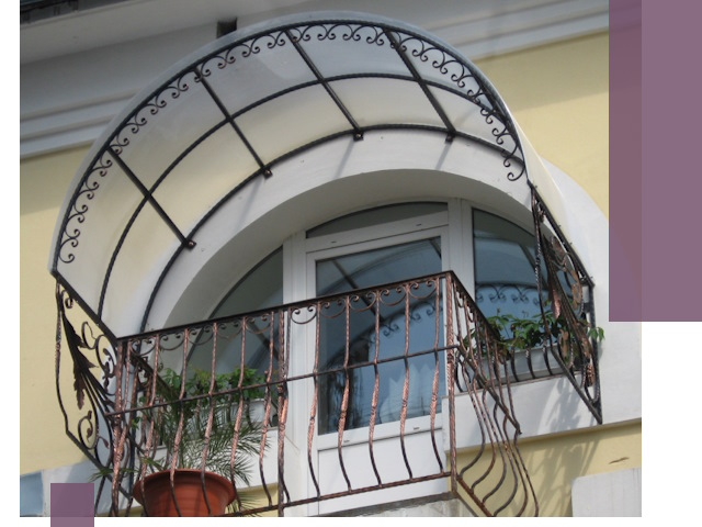 Козырьки над балконом в Калининграде — изготовление и монтаж